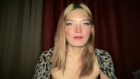 Mika online show from 04-14-26, 07:03