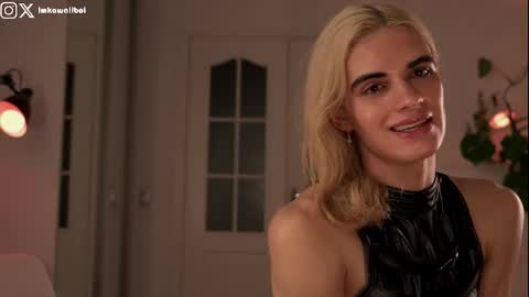 Snapshot of imkawaiiboi chatting on 09-11-25, 12:44 sasha hethey online show from 09-11-25, 12:44