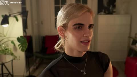 Snapshot of imkawaiiboi chatting on 12-04-25, 02:21 sasha hethey online show from 12-04-25, 02:21