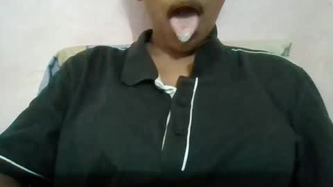 Snapshot of imlovelyrose chatting on 12-21-24, 01:58 ROSE online show from 12-21-24, 01:58