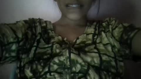 Snapshot of imlovelyrose chatting on 12-31-24, 03:01 ROSE online show from 12-31-24, 03:01