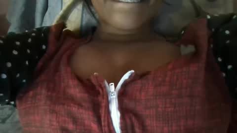 Snapshot of imlovelyrose chatting on 03-01-25, 05:09 ROSE online show from 03-01-25, 05:09