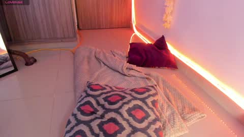 Snapshot of immia_rosse chatting on 12-11-24, 01:26 mia --------- COL TIME online show from 12-11-24, 01:26