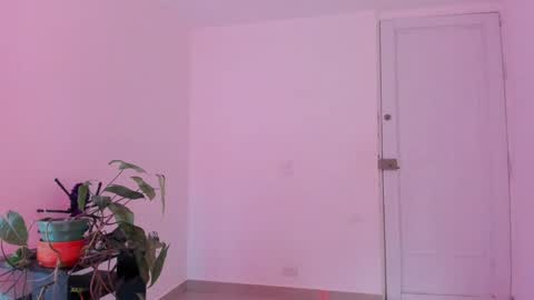 Snapshot of immia_rosse chatting on 12-22-24, 02:49 mia --------- COL TIME online show from 12-22-24, 02:49