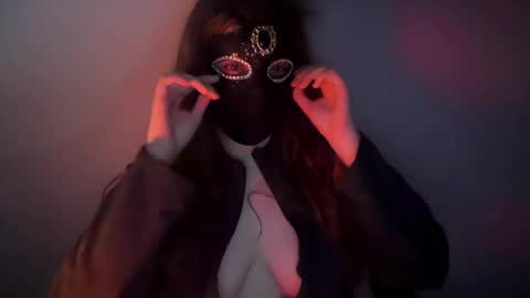 Snapshot of immissamelie chatting on 03-11-25, 02:54 Miss Amelie online show from 03-11-25, 02:54