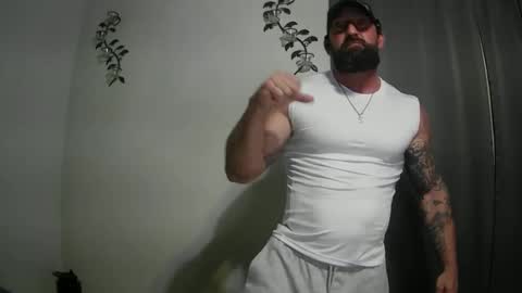 Snapshot of imnewherelollol chatting on 09-23-25, 11:35 Majordadbod101 online show from 09-23-25, 11:35