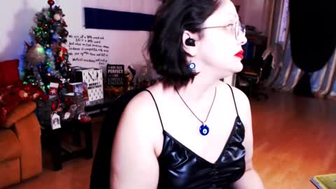 Snapshot of imperatrizasado chatting on 12-13-24, 05:49 Empress online show from 12-13-24, 05:49