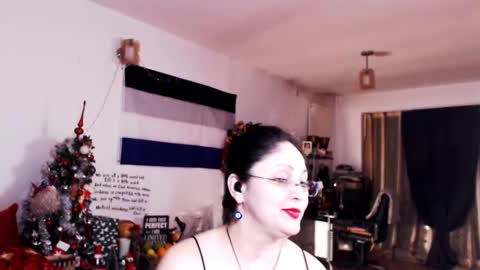 Snapshot of imperatrizasado chatting on 01-11-25, 10:07 Empress online show from 01-11-25, 10:07