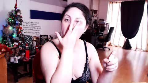 Snapshot of imperatrizasado chatting on 01-30-25, 01:42 Empress online show from 01-30-25, 01:42