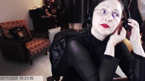 Empress online show from 11-30-25, 04:22