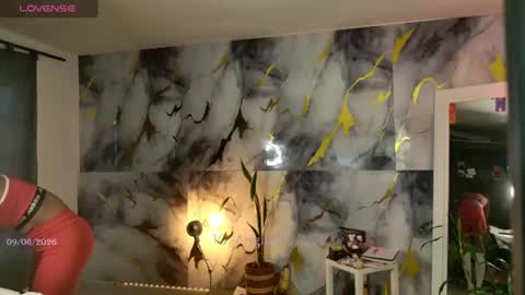 Snapshot of imselma chatting on 06-09-26, 01:23 Ill take a break see you later to light candles online show from 06-09-26, 01:23