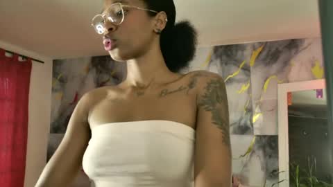 Snapshot of imselma chatting on 06-20-26, 12:41 Ill take a break see you later to light candles online show from 06-20-26, 12:41