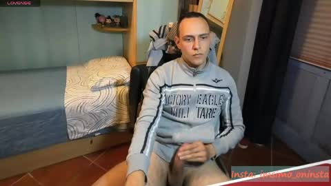 Snapshot of imsimo chatting on 05-17-26, 10:06 Simo online show from 05-17-26, 10:06