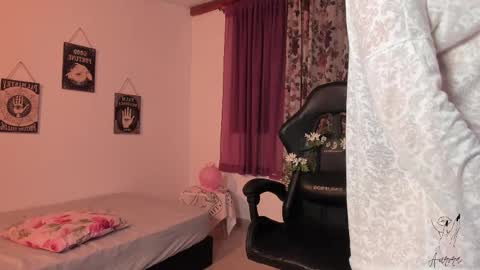 Aurora online show from 02-13-25, 01:08