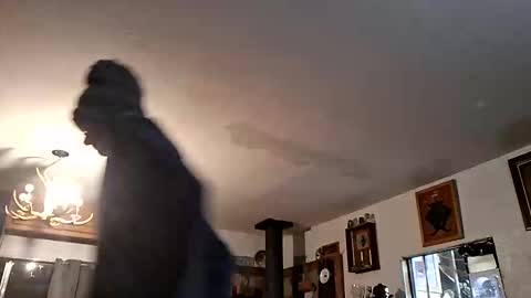 Imstuckhere online show from 04-14-26, 07:47