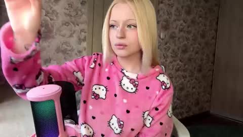 Lola online show from 03-20-26, 11:26