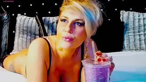 Snapshot of inanna_ishtar1 chatting on 04-01-26, 01:41 inanna_ishtar1 online show from 04-01-26, 01:41