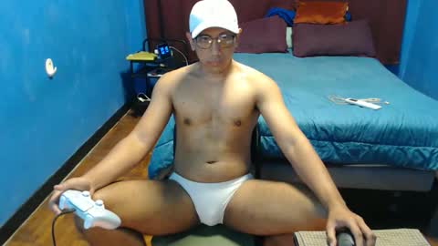 Snapshot of incrediballz chatting on 10-15-25, 02:33 incrediballz online show from 10-15-25, 02:33