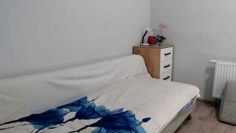 Della online show from 01-21-25, 08:32