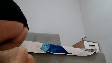 Della online show from 02-21-25, 10:15