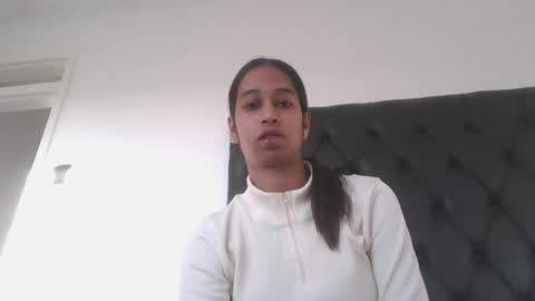 Snapshot of indanbella19 chatting on 05-25-26, 05:35 indanbella19 online show from 05-25-26, 05:35