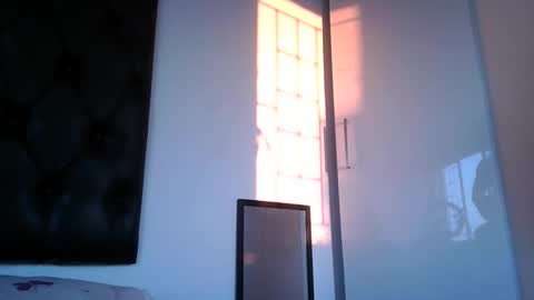 Snapshot of indanbella19 chatting on 06-11-26, 05:05 indanbella19 online show from 06-11-26, 05:05