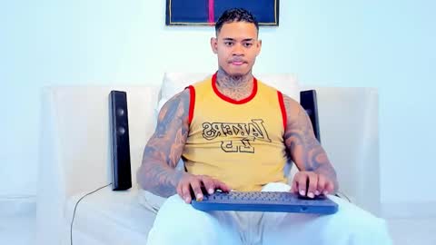 Snapshot of independent_project chatting on 10-03-25, 05:15 Jacobo online show from 10-03-25, 05:15