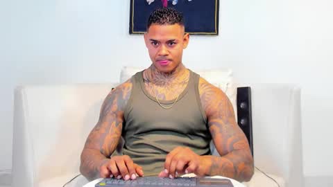 Snapshot of independent_project chatting on 10-26-25, 06:52 Jacobo online show from 10-26-25, 06:52