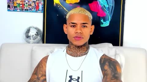 Snapshot of independent_project chatting on 11-26-25, 05:30 Jacobo online show from 11-26-25, 05:30