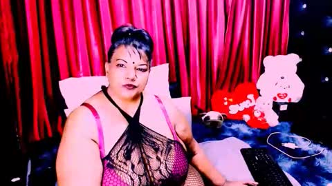 indian_rubyxx online show from 10-18-25, 05:14