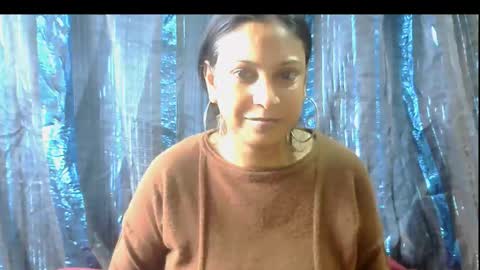 Snapshot of indian_spice_girl chatting on 12-18-25, 07:03 indian_spice_girl online show from 12-18-25, 07:03