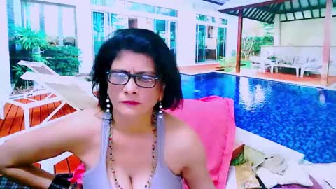 Femiez online show from 12-30-24, 05:48