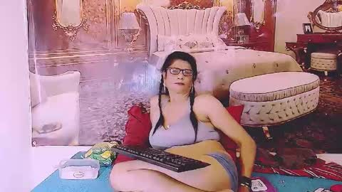 Snapshot of indianallure chatting on 05-19-26, 09:26 Femiez online show from 05-19-26, 09:26