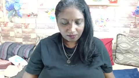 Snapshot of indianblue3 chatting on 10-11-25, 09:08 tracy online show from 10-11-25, 09:08