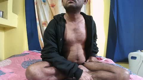 Snapshot of indiancumking chatting on 01-02-25, 01:51 inindiancumking online show from 01-02-25, 01:51