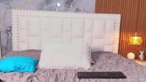 Snapshot of indiancutiie chatting on 02-19-25, 10:31 LITTLE AINHOA online show from 02-19-25, 10:31