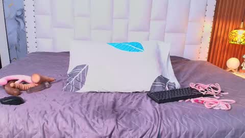 Snapshot of indiancutiie chatting on 02-21-25, 10:26 LITTLE AINHOA online show from 02-21-25, 10:26