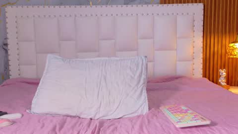 Snapshot of indiancutiie chatting on 09-13-25, 07:13 LITTLE AINHOA online show from 09-13-25, 07:13