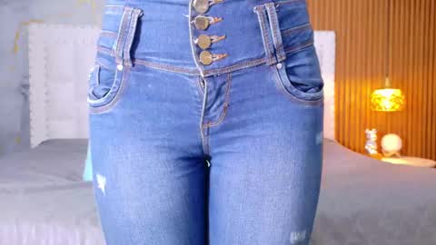 Snapshot of indiancutiie chatting on 09-20-25, 07:15 LITTLE AINHOA online show from 09-20-25, 07:15
