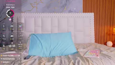 Snapshot of indiancutiie chatting on 10-15-25, 08:09 LITTLE AINHOA online show from 10-15-25, 08:09