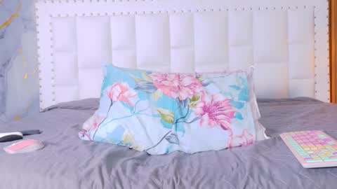 Snapshot of indiancutiie chatting on 10-16-25, 07:26 LITTLE AINHOA online show from 10-16-25, 07:26