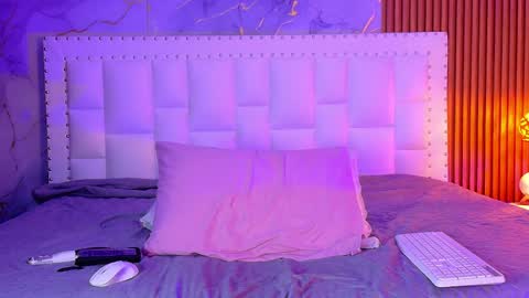 LITTLE AINHOA  online show from 04-18-26, 07:58