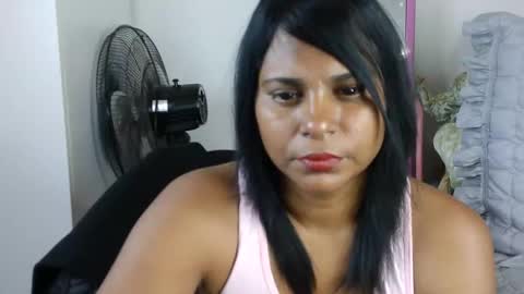 Snapshot of indiandreams_ chatting on 11-01-25, 04:31 Palavi online show from 11-01-25, 04:31