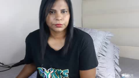 Snapshot of indiandreams_ chatting on 11-17-25, 09:37 Palavi online show from 11-17-25, 09:37