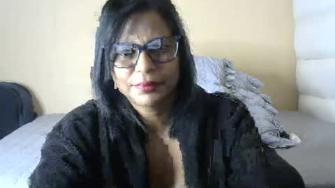 Snapshot of indiandreams_ chatting on 06-22-26, 09:06 Palavi online show from 06-22-26, 09:06