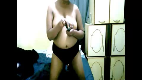 Snapshot of indianpleasures21 chatting on 06-06-26, 11:42 indianpleasures21 online show from 06-06-26, 11:42