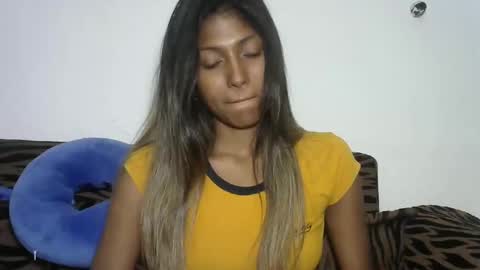 indianqtpie6 online show from 12-05-24, 06:44