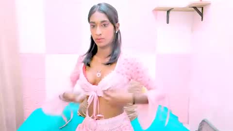indiansunglaze694u online show from 03-26-26, 05:40