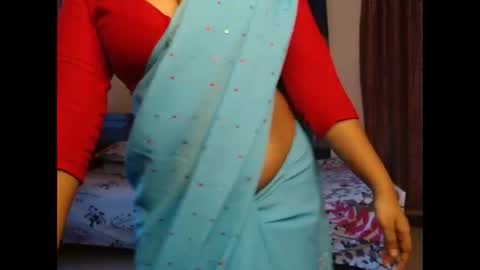 Snapshot of indiantina chatting on 10-20-25, 07:53 tina online show from 10-20-25, 07:53