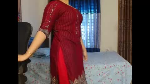 Snapshot of indiantina chatting on 11-23-25, 08:58 tina online show from 11-23-25, 08:58